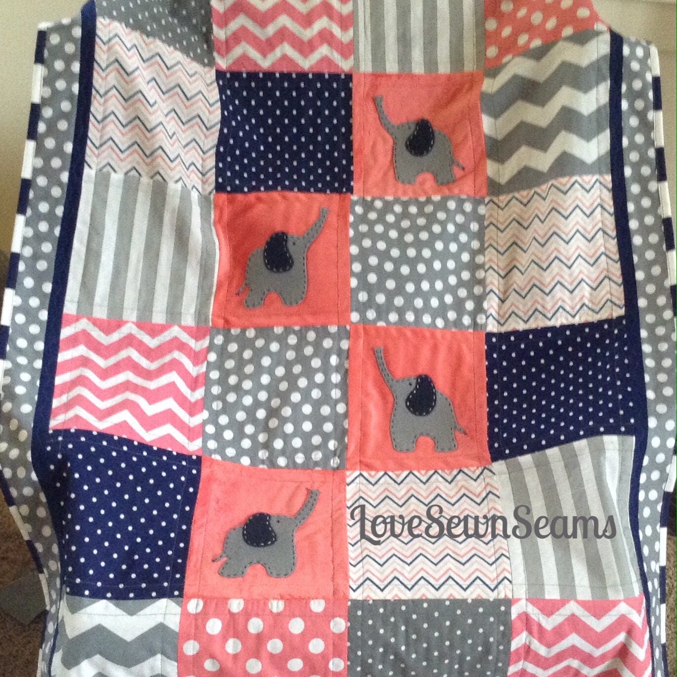 ELEPHANT Quilt/SHIPS NOW/Baby Quilt/Elephant baby quilt/Elephant crib quilt/Modern baby quilt
