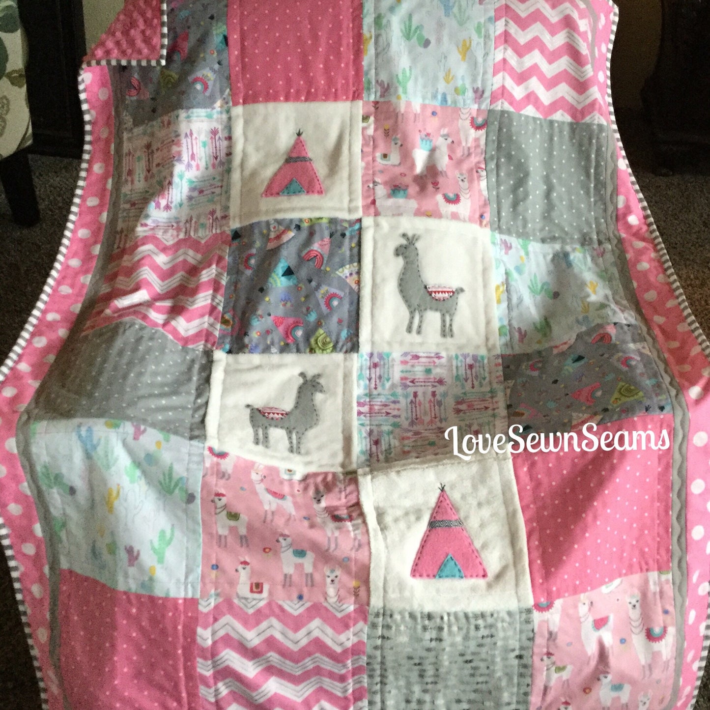 MADE to ORDER/LLAMA Quilt/Alpaca Quilt/Southwestern quilt/Aztec quilt/Handmade/Aztec Baby quilt