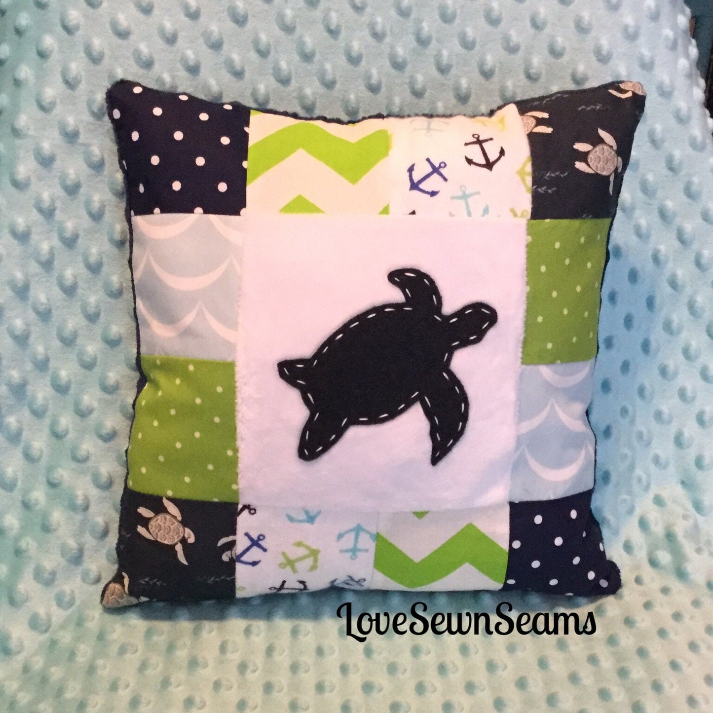 Sea Turtle Quilt/Select your Minky color/Sea Turtle/Sea Turtle Nursery/Coastal quilt/Sea Turtle blanket/Baby bedding/Handmade quilt