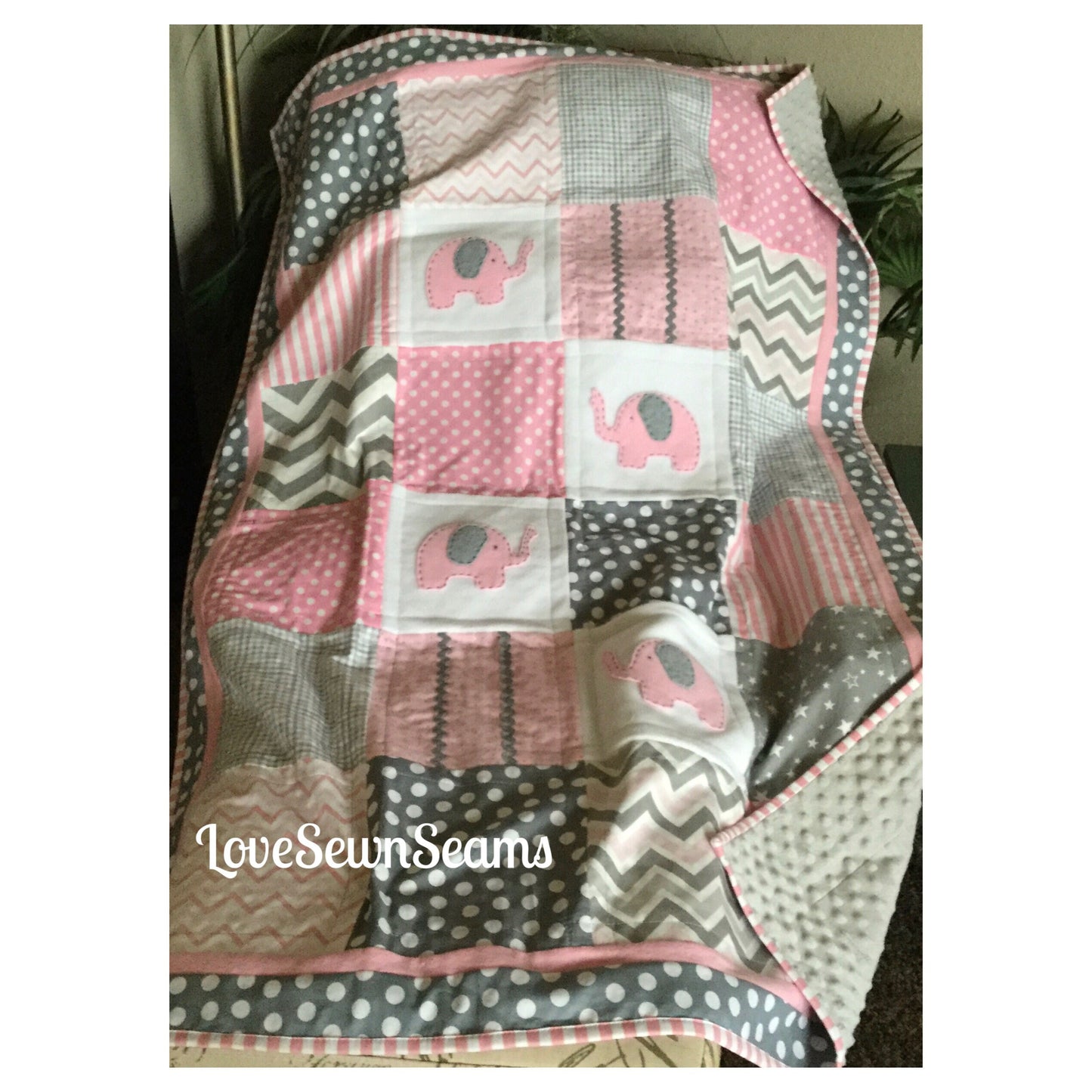 MADE TO ORDER/Elephant quilt/Elephant baby quilt/Elephant Nursery/Modern baby quilt/baby gift