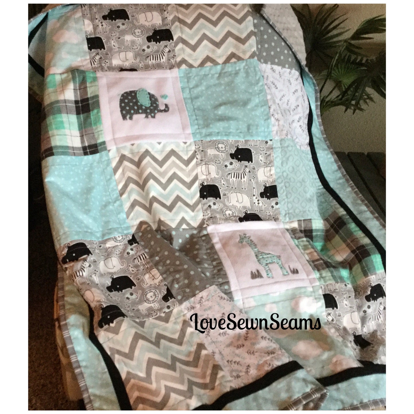 Safari baby quilt/Modern baby quilt/Handmade quilt/Elephant quilt/Giraffe quilt