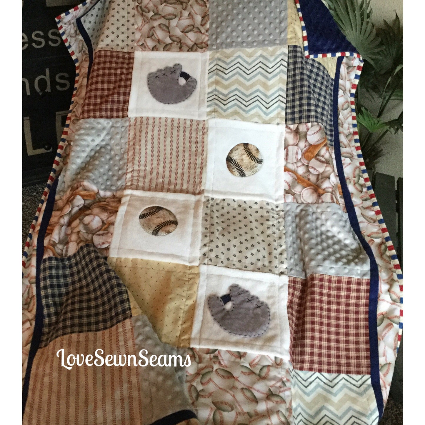 Vintage Style Baseball quilt/Baseball Nursery/Baseball/Mini Crib Set