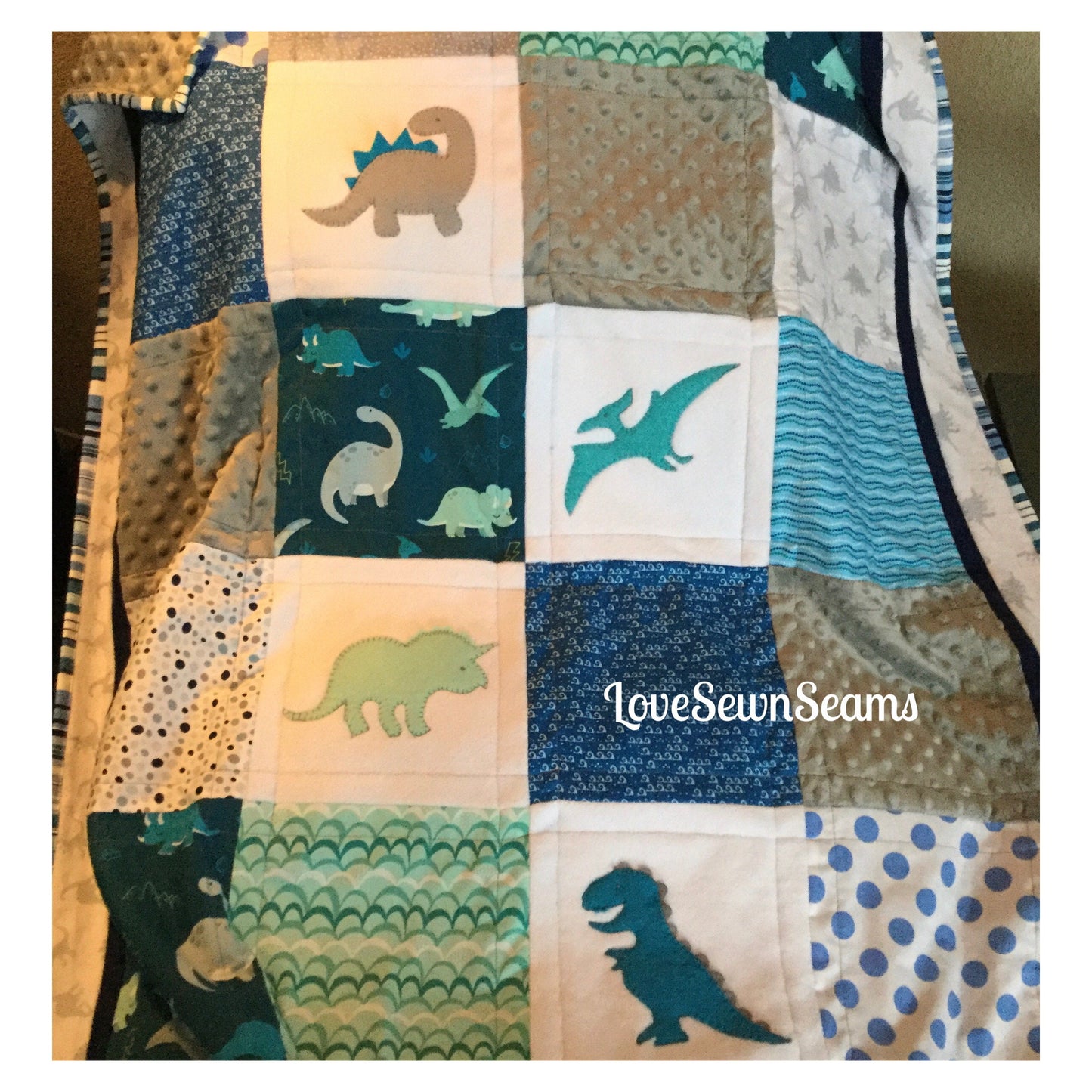MADE TO ORDER/Dino Quilt/Dinosaur baby quilt/dinosaur quilt/T-Rex quilt/Baby quilt/Dino Lovey/Crib guard