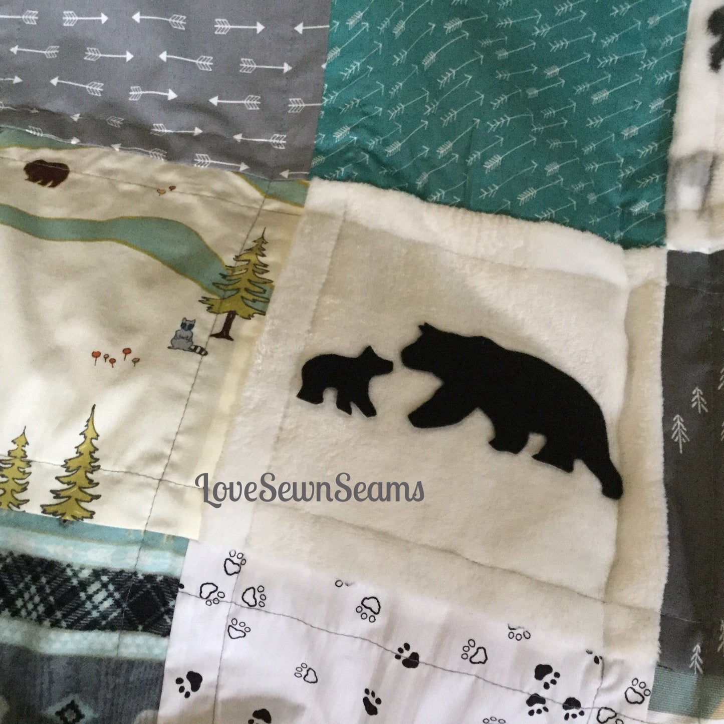 WOODLAND QUILT/Bear quilt/baby quilt/Rustic quilt/Bear and cub quilt/Nature quilt/Mountain quilt/Lodge quilt/Forest quilt