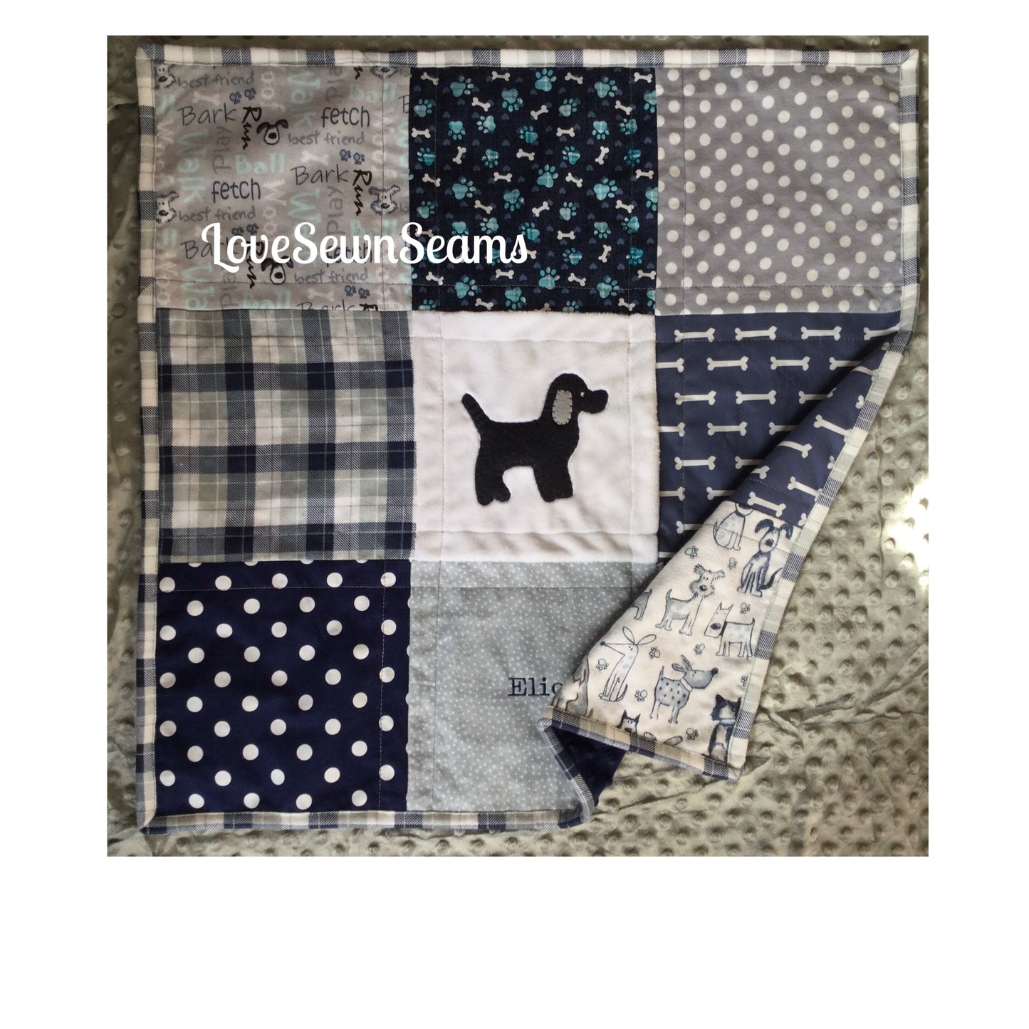 Puppy quilt/Paw Quilt/Dog lover quilt/Labrador quilt/Baby quilt/Can be personalized w your breed