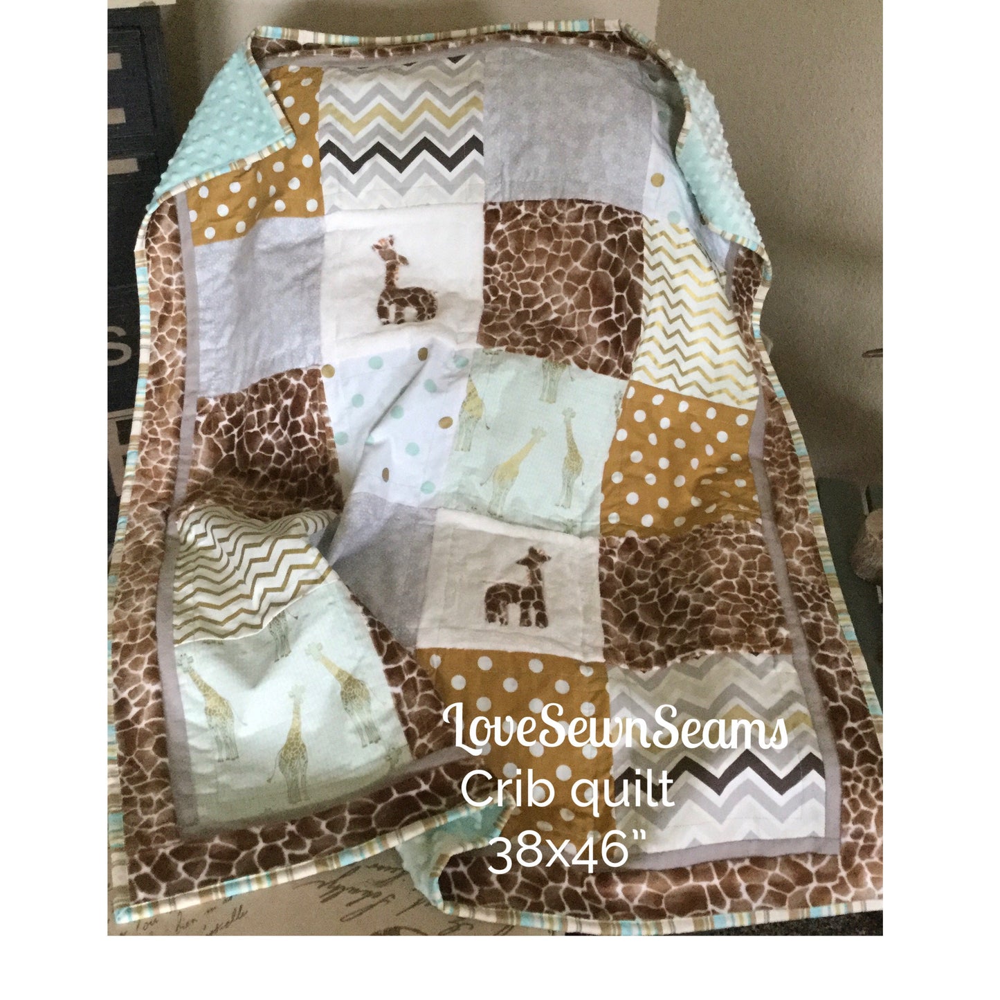Giraffe quilt/Giraffe Minky/Giraffe security blanket/Option for all neutral quilt no mint