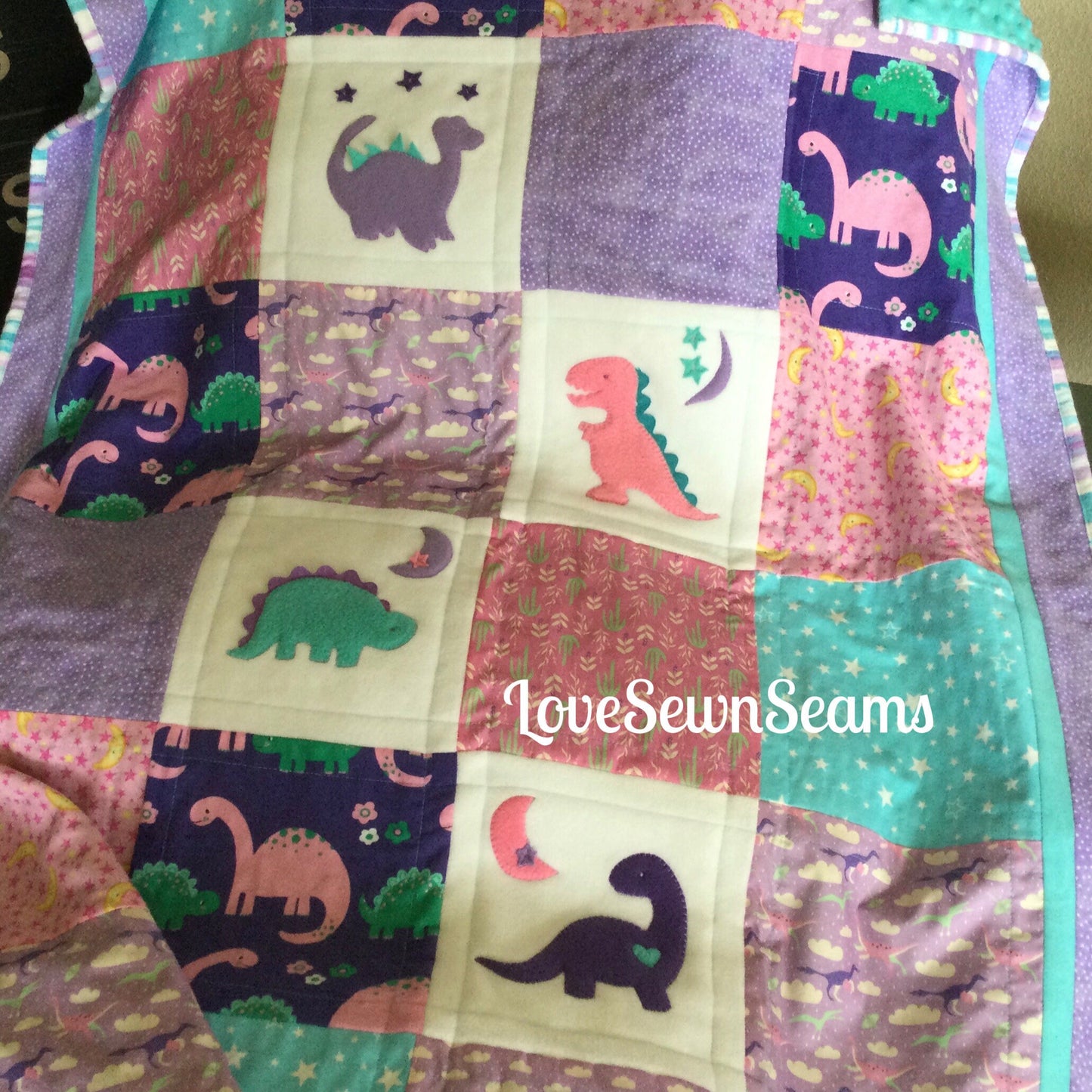 MADE TO ORDER/Adorable Dinosaur Quilt/Dinosaur lovey/Dinosaur/Dino quilt/Modern baby quilt/Handmade quilt