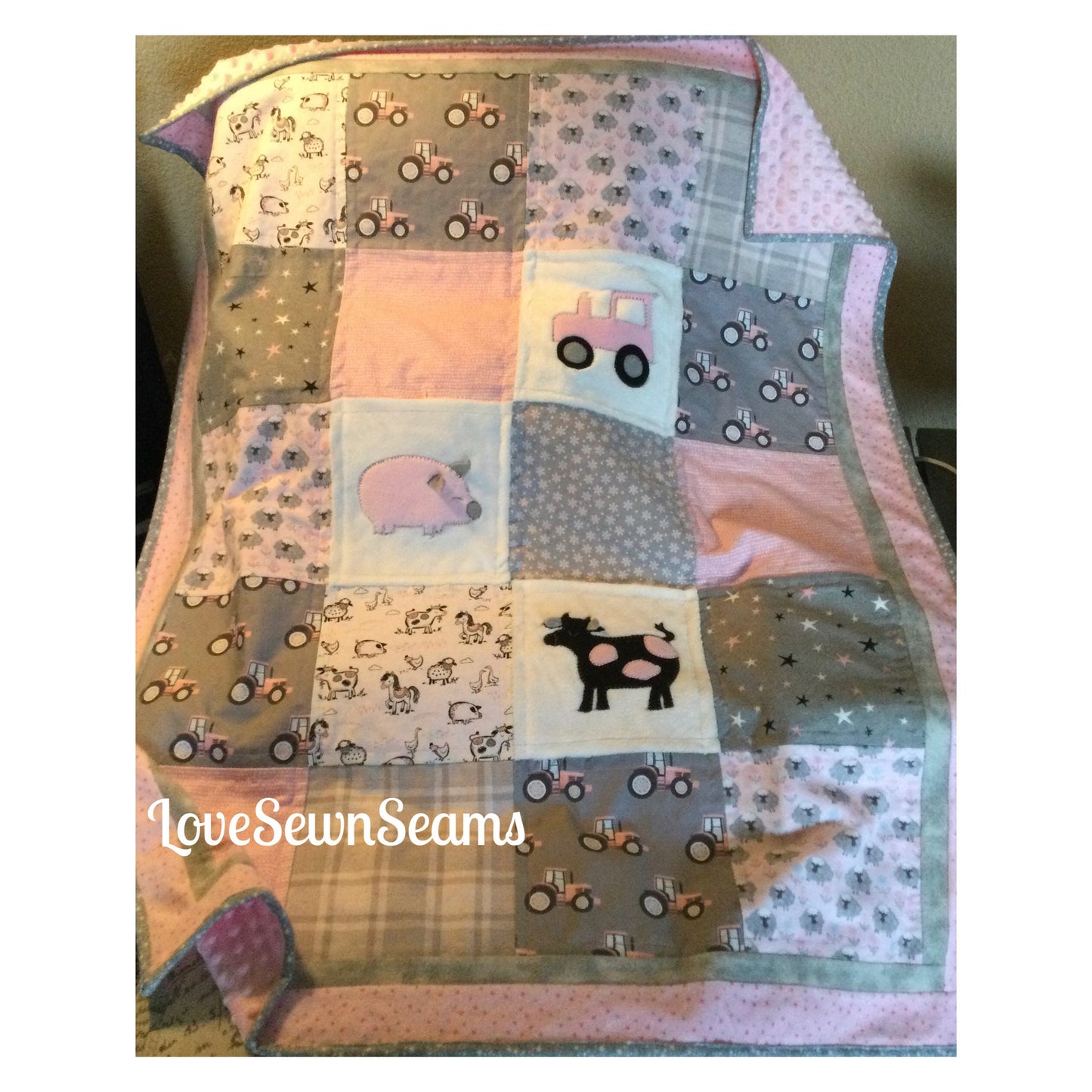 Farm Quilt/Twin quilt/Barnyard quilt/Pink Tractor Quilt/Crib quilt/Appliqué quilt