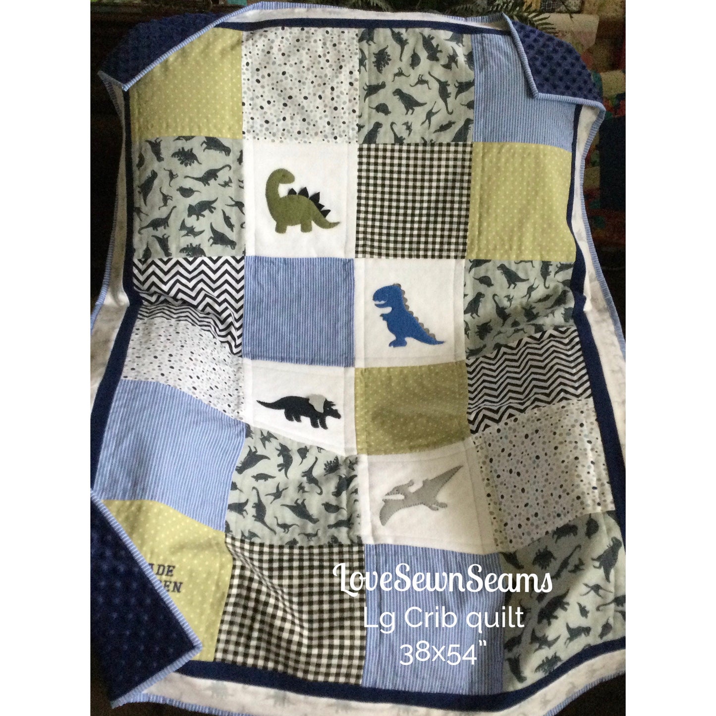 DINO Quilt/Dinosaur quilt/Dinosaur/Baby quilt/handmade quilt/Custom baby quilt