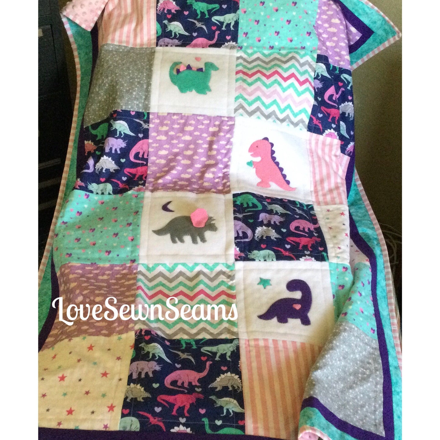 Adorable Dinosaur Quilt/Dinosaur lovey/Dinosaur/Dino quilt/Modern baby quilt/Handmade quilt