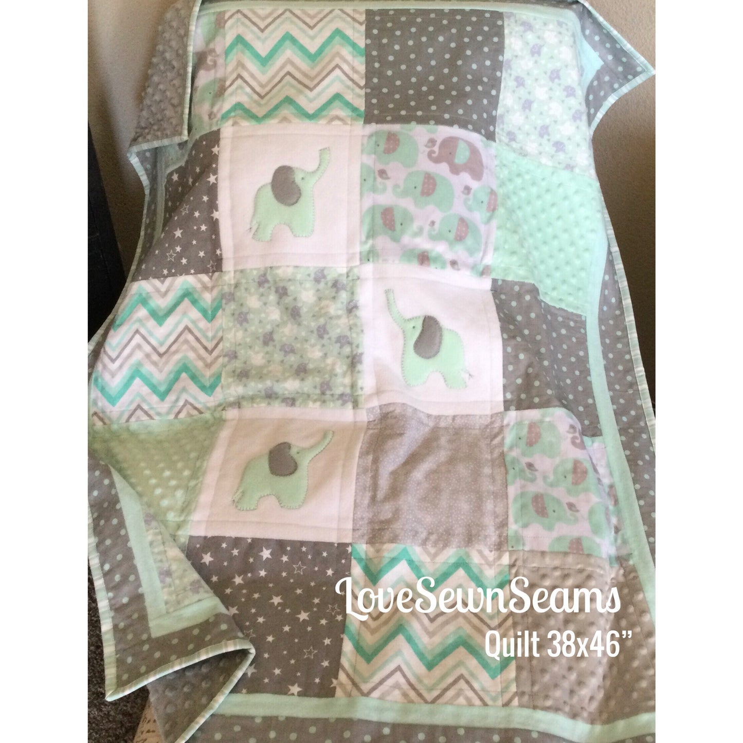 ELEPHANT QUILT/Mint and Gray/Elephant Baby Quilt/Elephant Baby Blanket/Quilt with name/Handmade