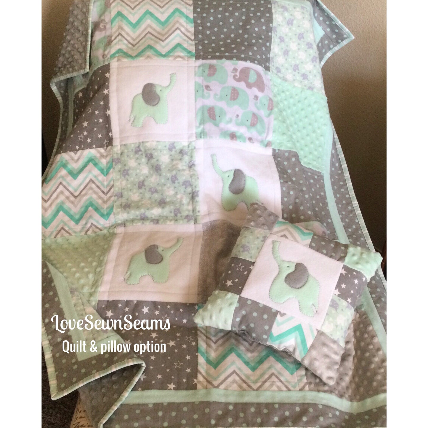 ELEPHANT QUILT/Mint and Gray/Elephant Baby Quilt/Elephant Baby Blanket/Quilt with name/Handmade