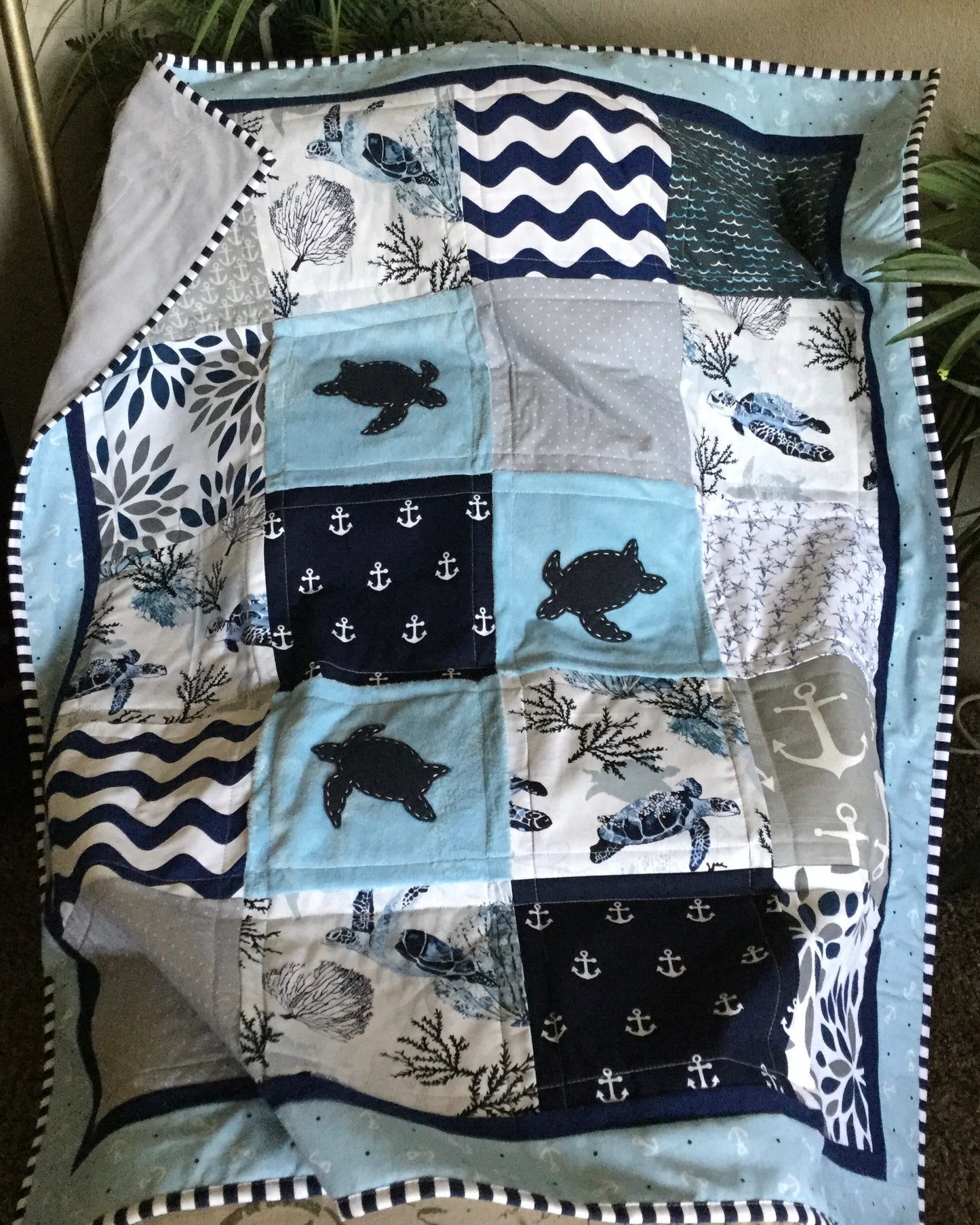 Sea Turtle baby quilt/Modern Sea Turtle quilt/Coastal quilt//Sea Turtle/Minky quilt