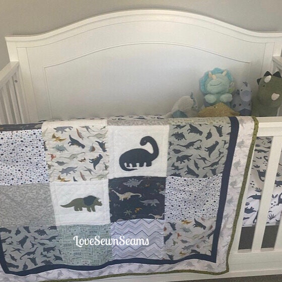 DINO Quilt/Dinosaur quilt/Dinosaurs/Dinosaur baby quilt/Dinosaur handmade quilt/Twin quilt