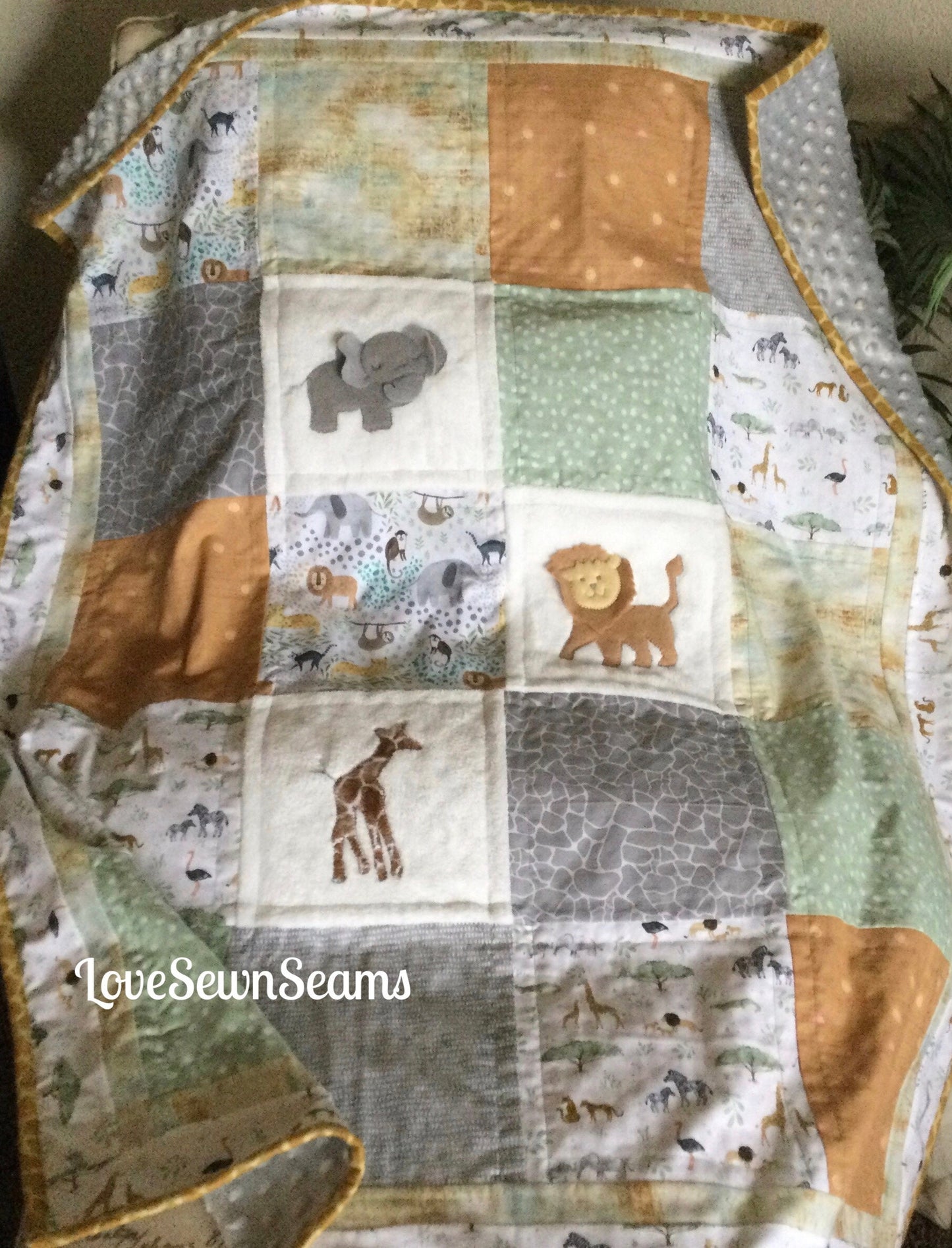 Animal quilt/Lion quilt/Elephant quilt/Jungle animals/Animal baby quilt