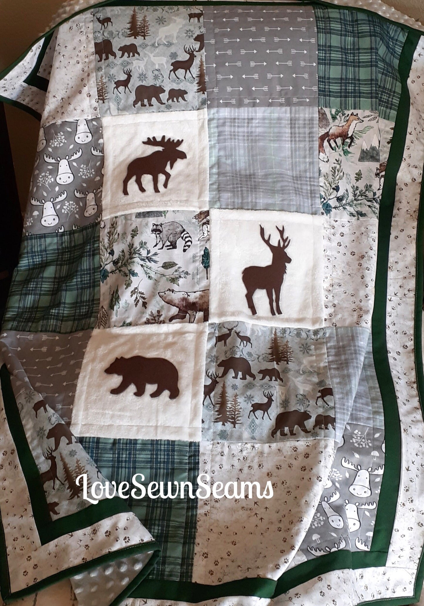 WILDERNESS QUILT/Woodland quilt/Bear quilt