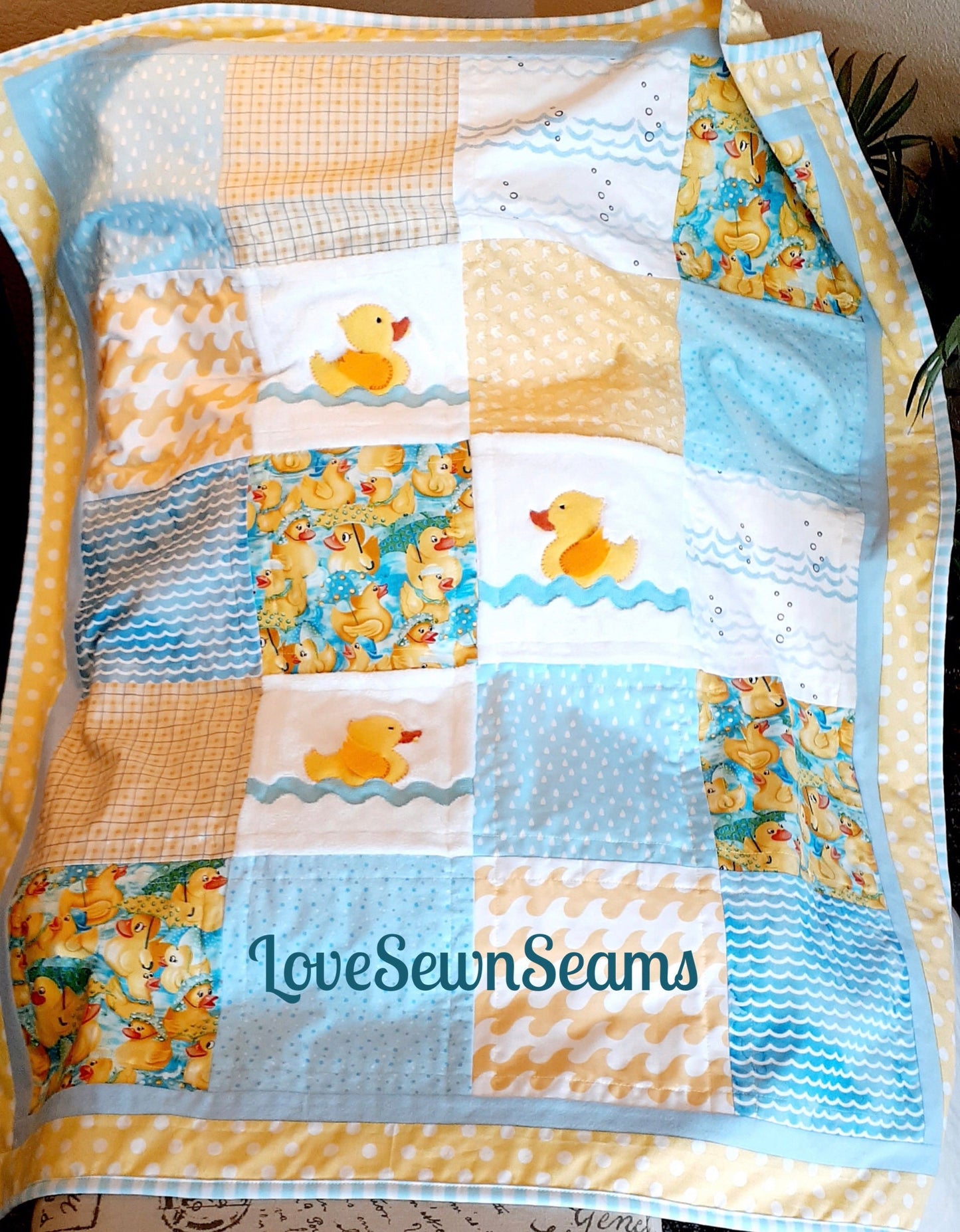 Ducky quilt/Duck quilt/Yellow Duck quilt/Modern baby quilt/Baby quilt