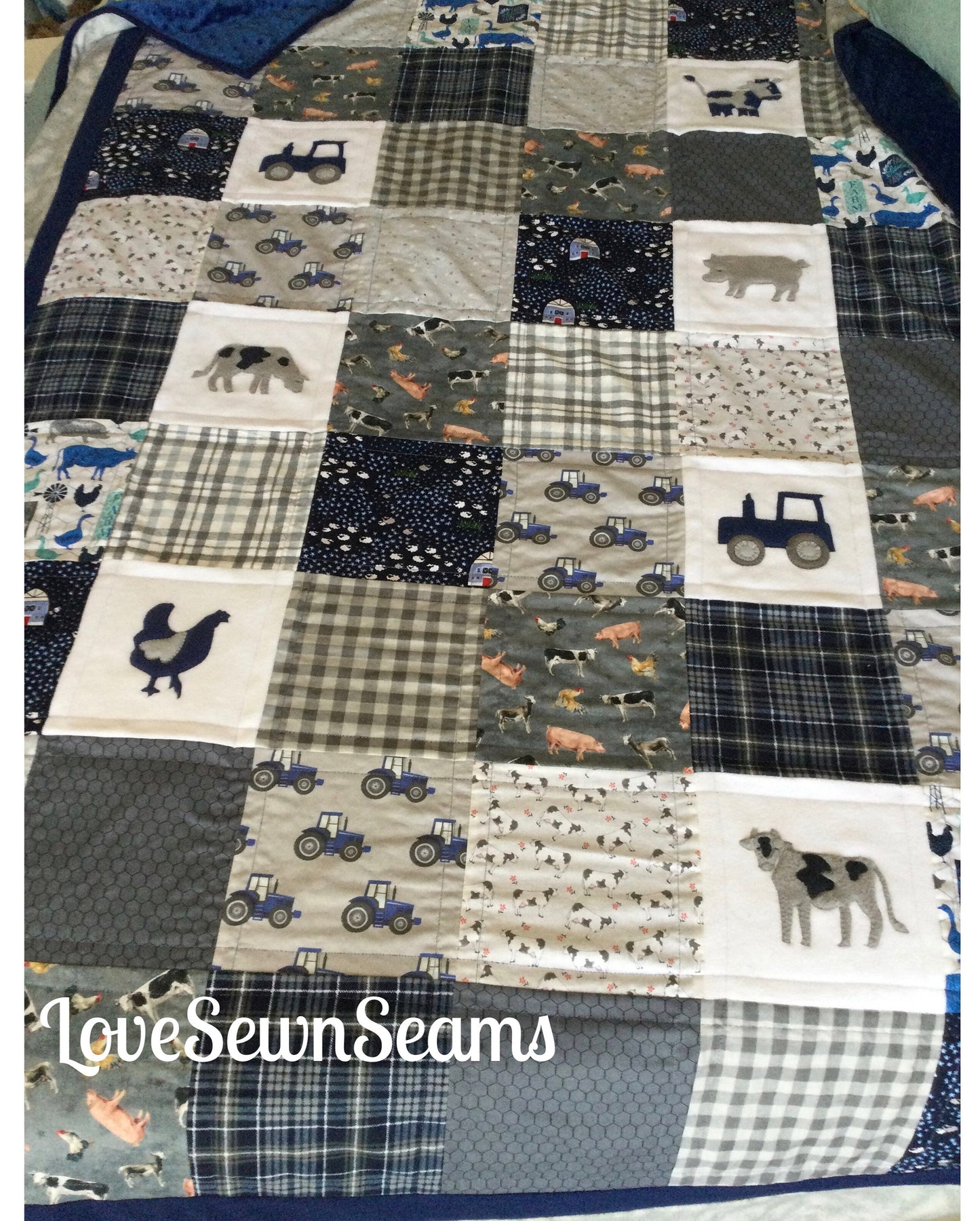 FARM Life QUILT/Crib, Twin, Full or Queen/Barnyard Quilt/Farm Animal quilt