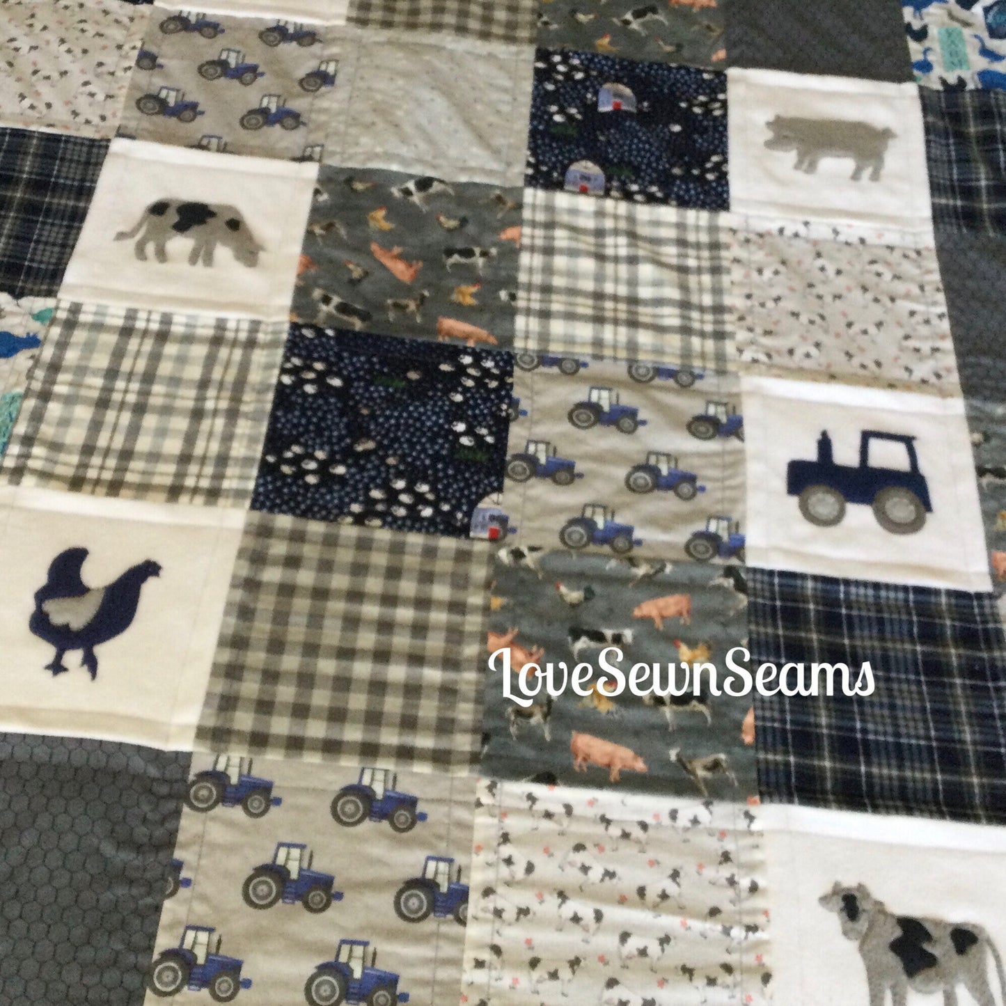 FARM Life QUILT/Crib, Twin, Full or Queen/Barnyard Quilt/Farm Animal quilt