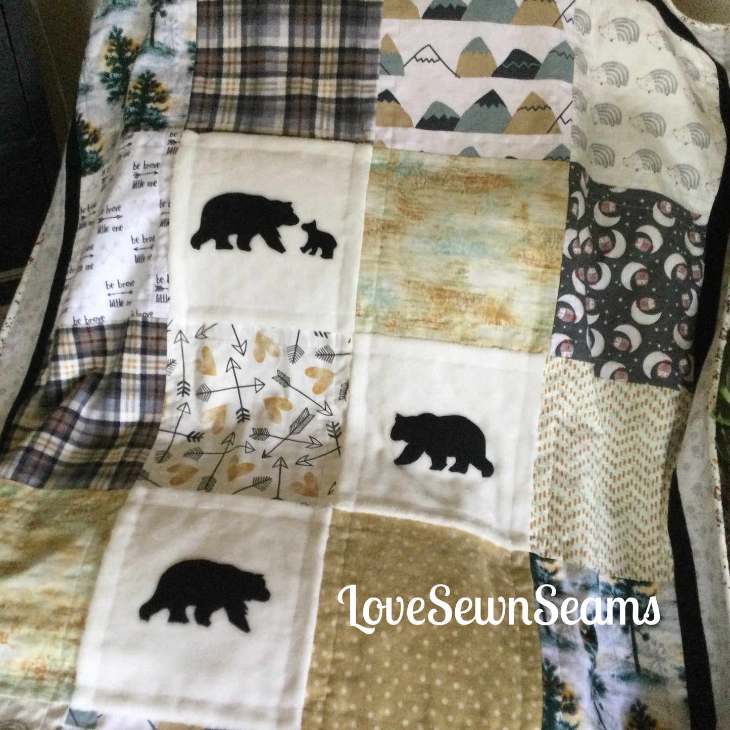 Bear quilt/Bear love quilt/Woodland quilt/Rustic quilt/Forest animal quilt/Baby quilt/Lovey