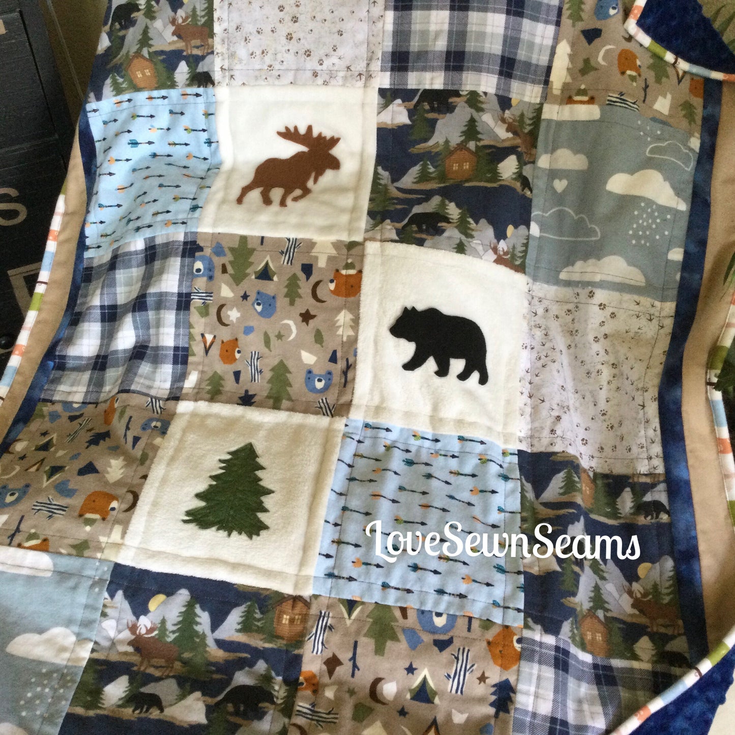 MADE TO ORDER/Lodge quilt/Moose quilt/Bear Quilt/Woodland quilt/Rustic quilt/Appliqué quilt/Northwoods quilt/Hunter quilt/handmade quilt