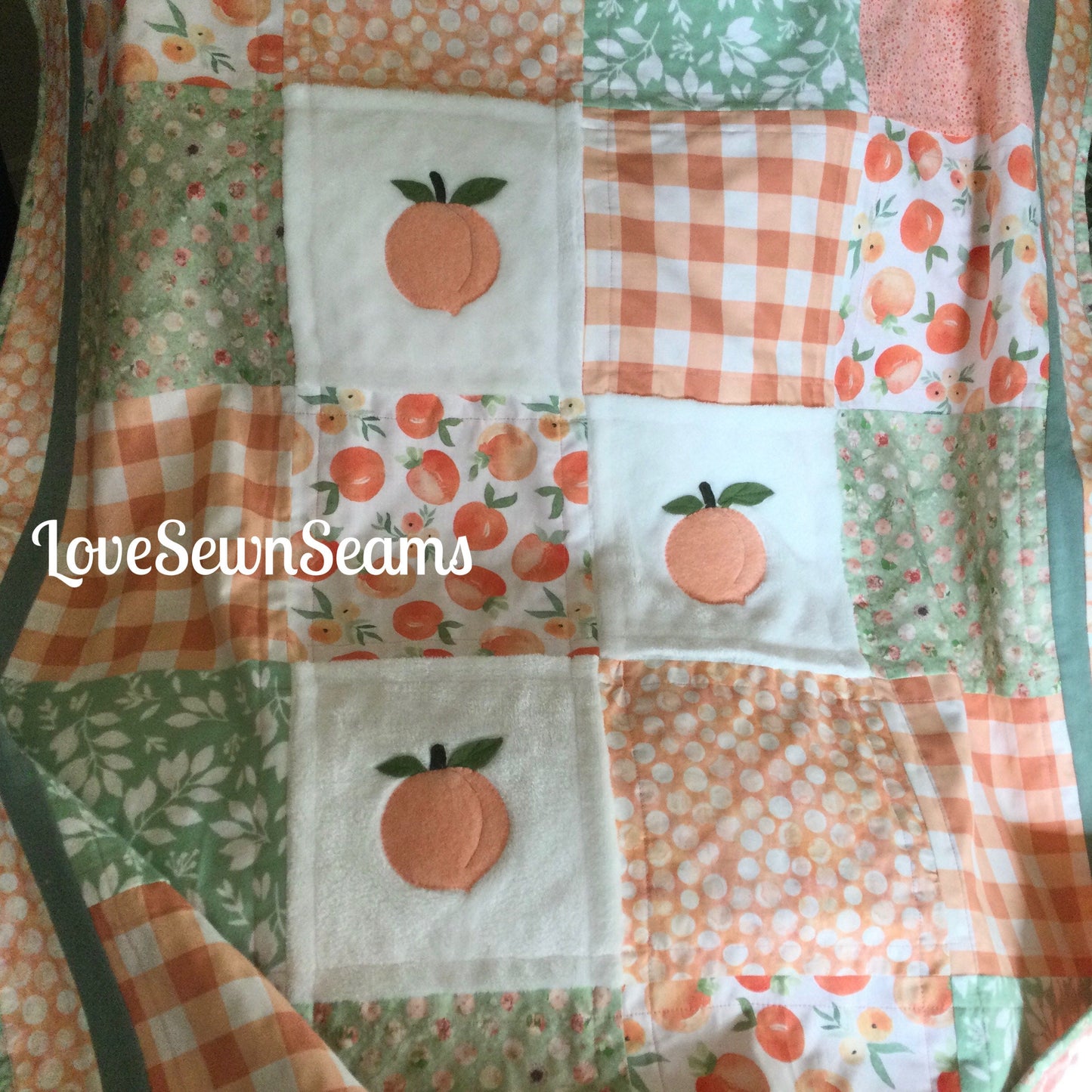 Peaches n Sage quilt/Peaches quilt/Peach quilt/Peaches n cream quilt/Peach fruit