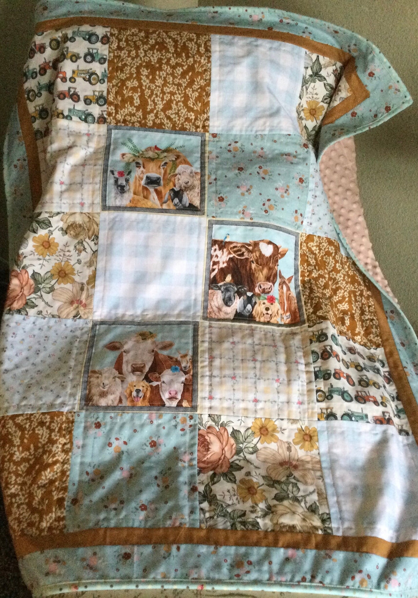 Farm Cow quilt/Farm quilt/Farm animals/Handmade in USA/Farmhouse Chic