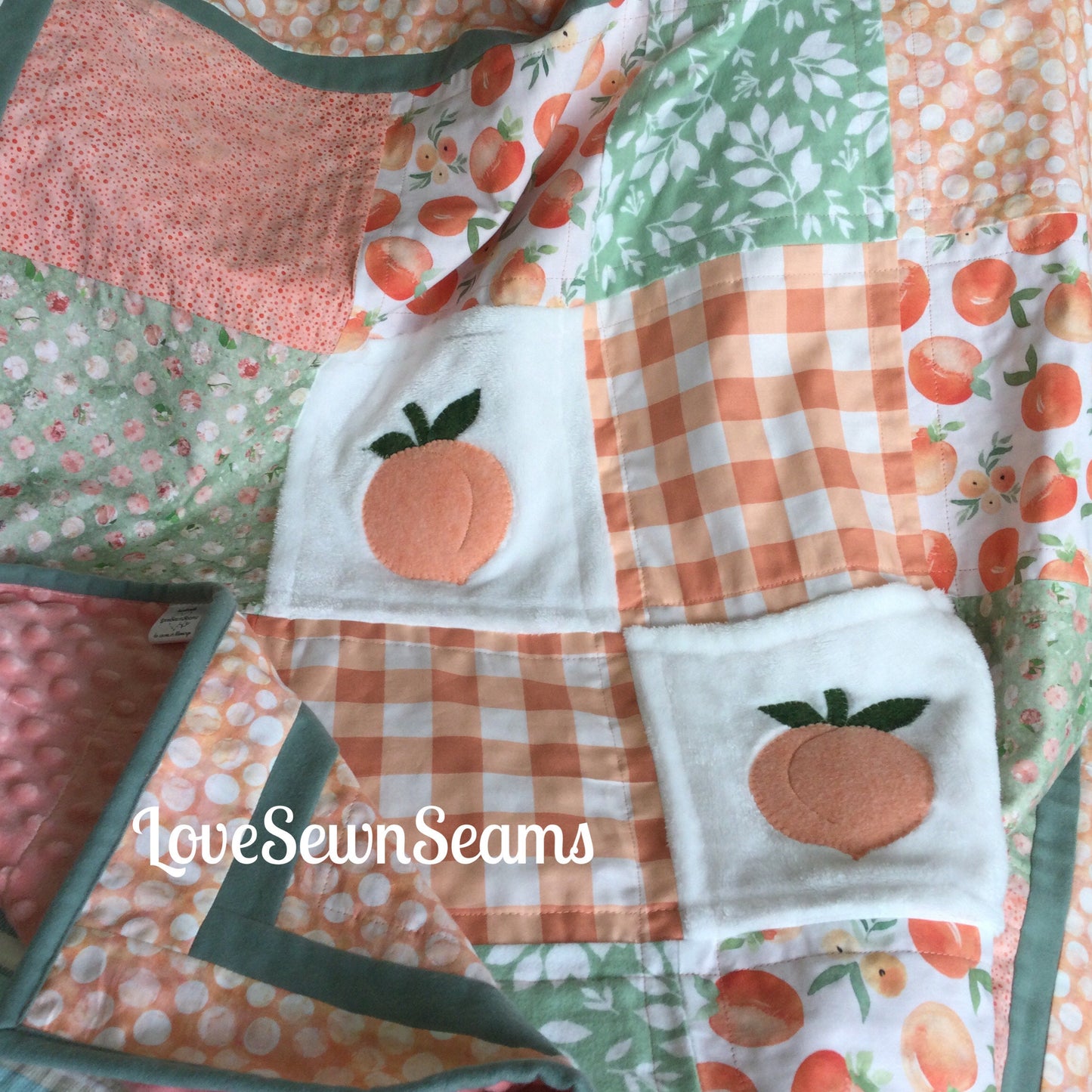 Peaches n Sage quilt/Peaches quilt/Peach quilt/Peaches n cream quilt/Peach fruit