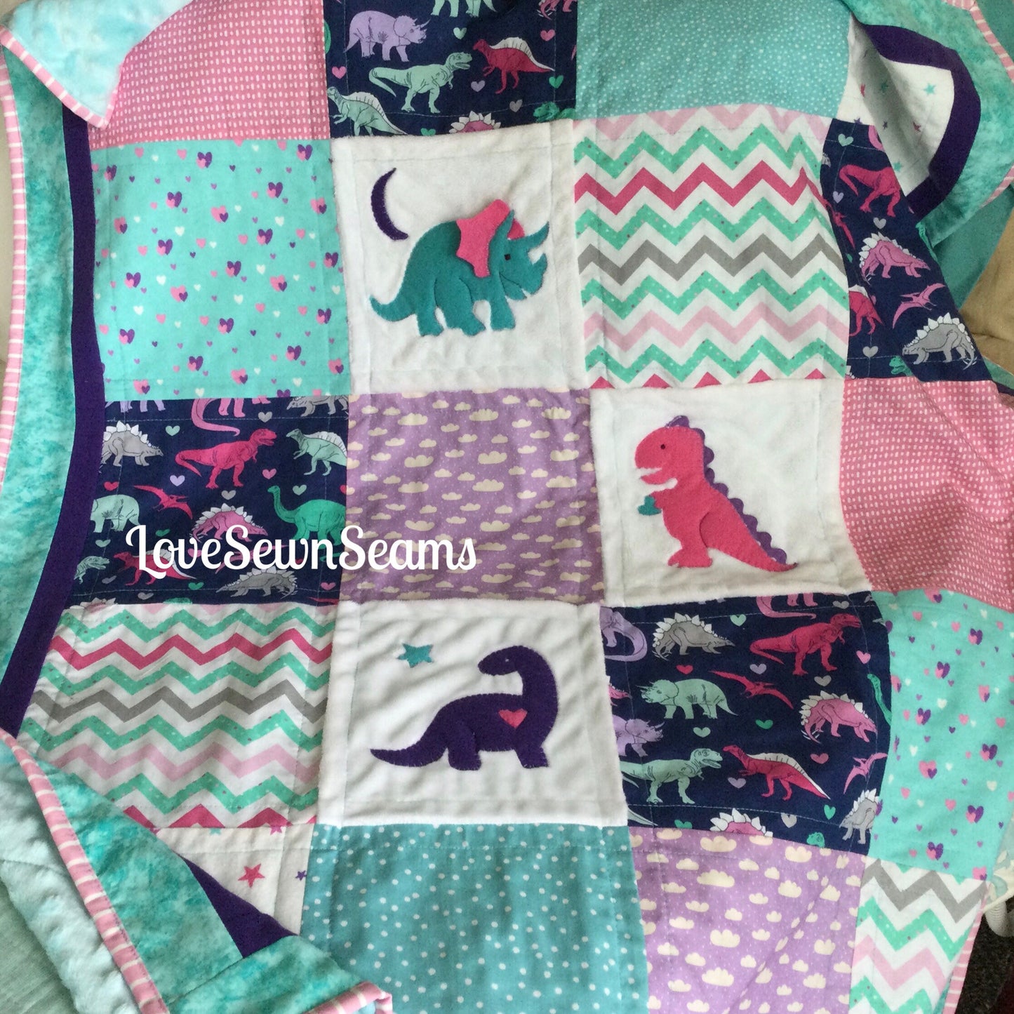 Adorable Dinosaur Quilt/Dinosaur lovey/Dinosaur/Dino quilt/Modern baby quilt/Handmade quilt