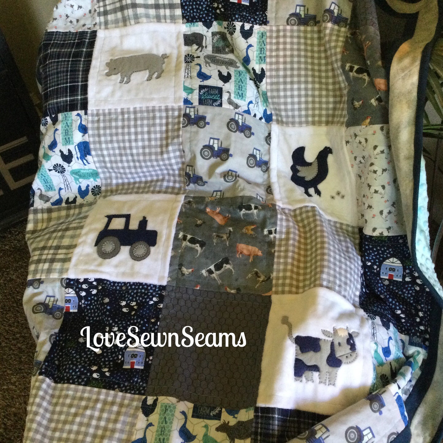 FARM Life QUILT/Crib, Twin, Full or Queen/Barnyard Quilt/Farm Animal quilt