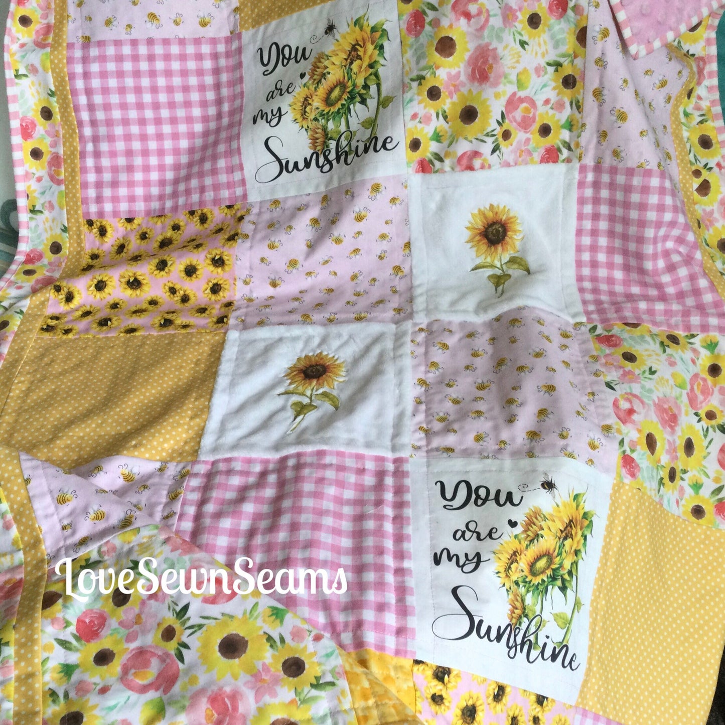 Sunflower Sunshine quilt/You are my Sunshine/Sunflower quilt