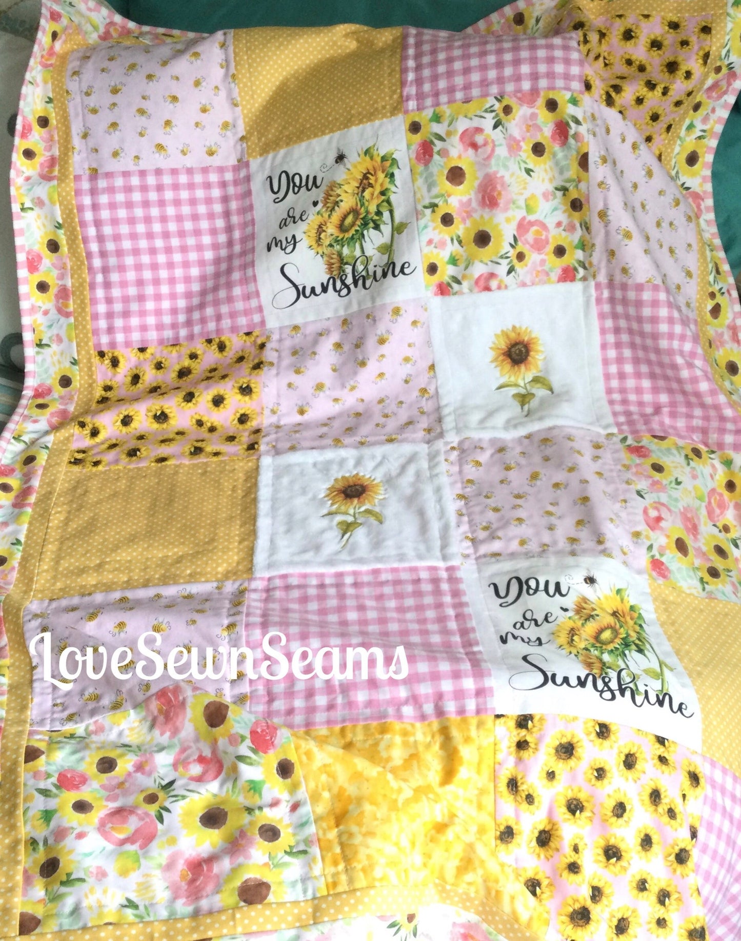 Sunflower Sunshine quilt/You are my Sunshine/Sunflower quilt