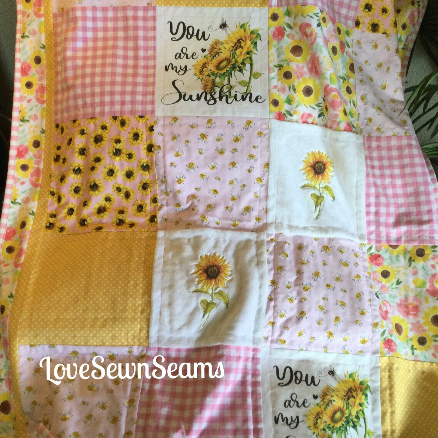 Sunflower Sunshine quilt/You are my Sunshine/Sunflower quilt