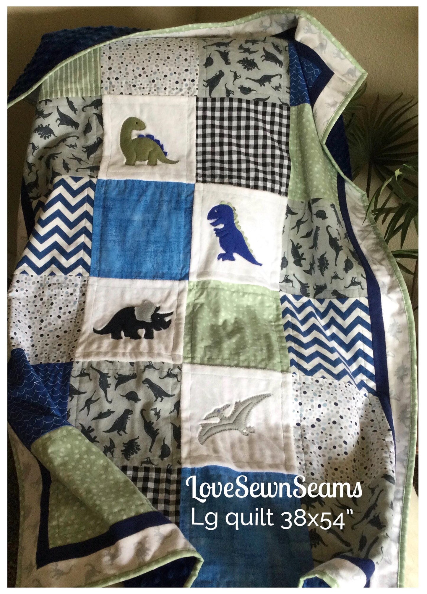 DINO Quilt/Dinosaur quilt/Dinosaur/Baby quilt/handmade quilt/Custom baby quilt