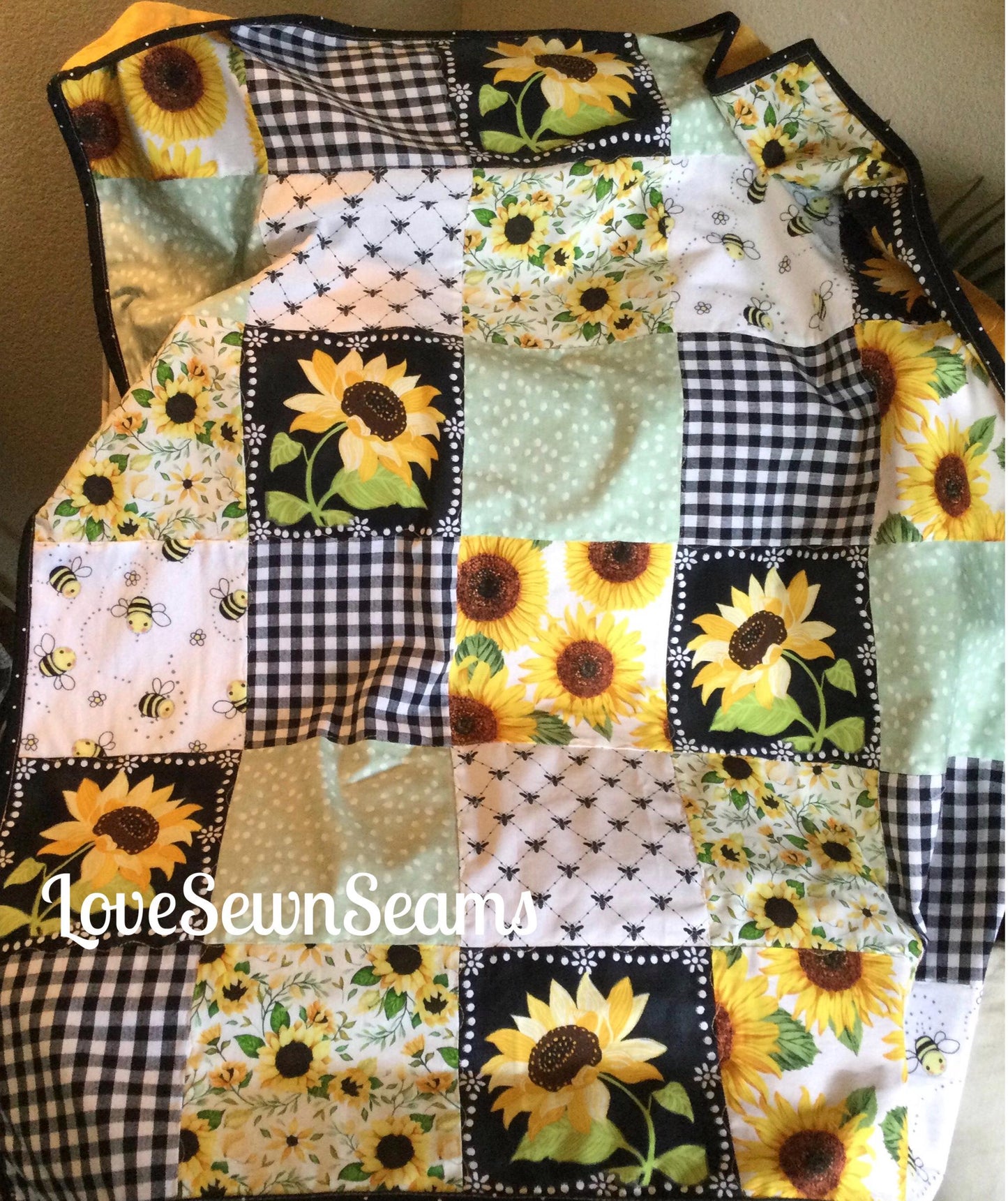 Sunflower quilt**Fall quilt/floral quilt