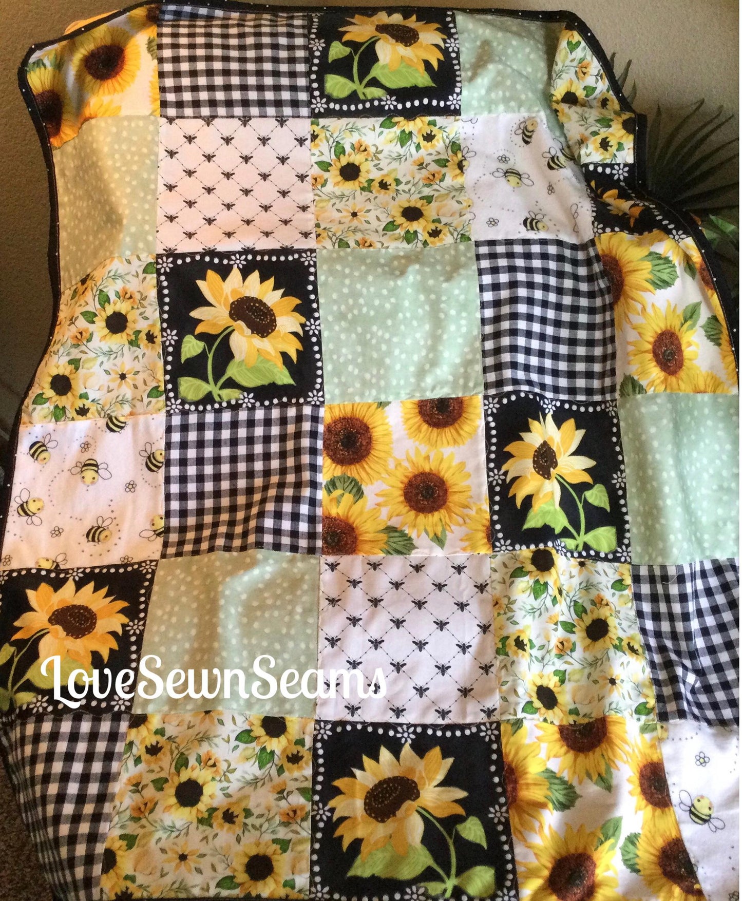Sunflower quilt**Fall quilt/floral quilt