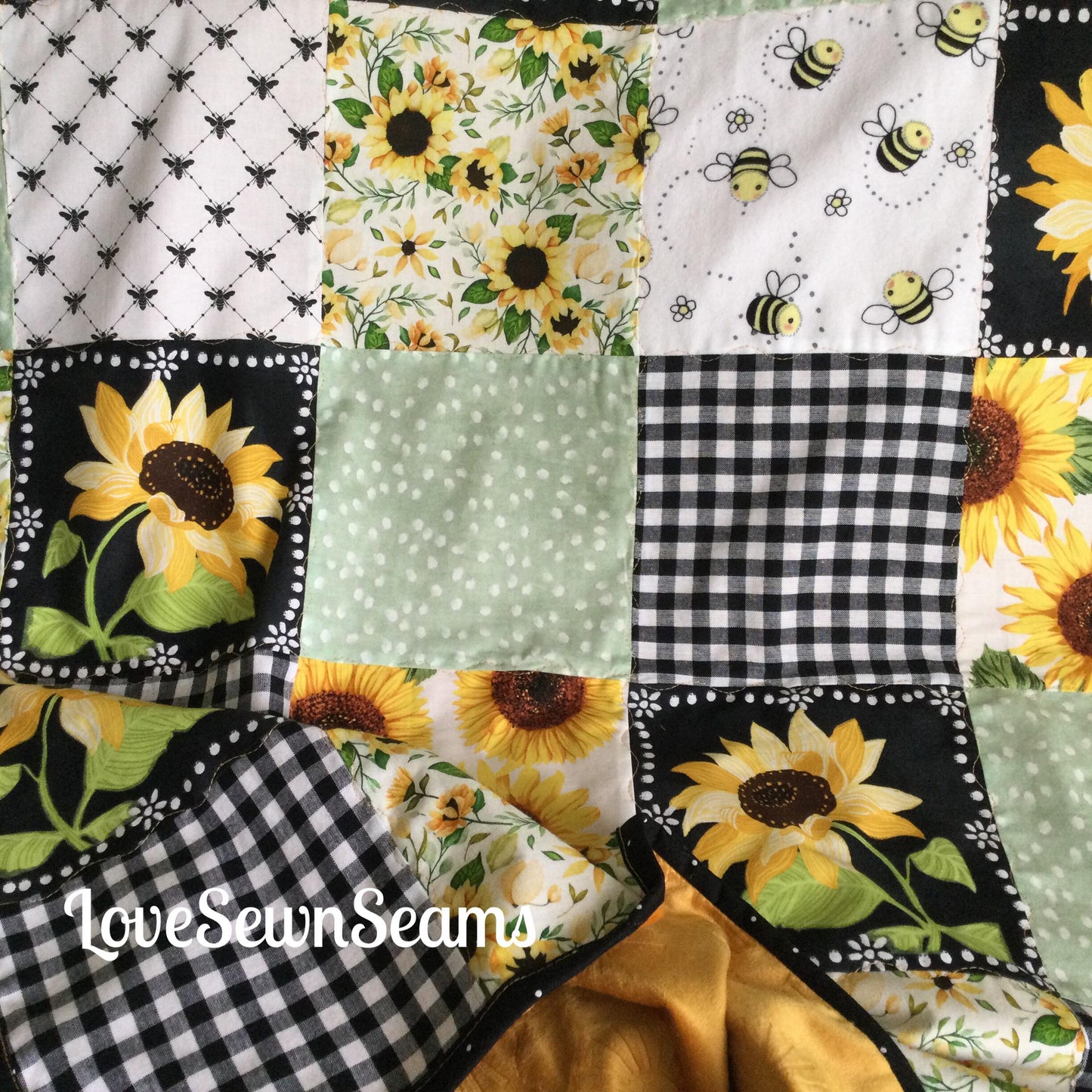 Sunflower quilt**Fall quilt/floral quilt