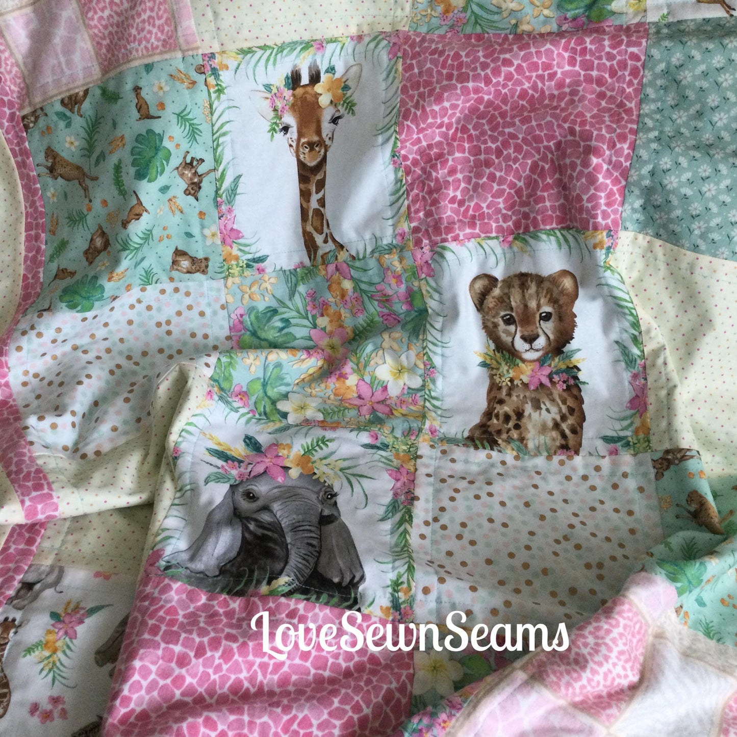 Floral Animal quilt/Animal quilt/Animal babies quilt/Baby Safari