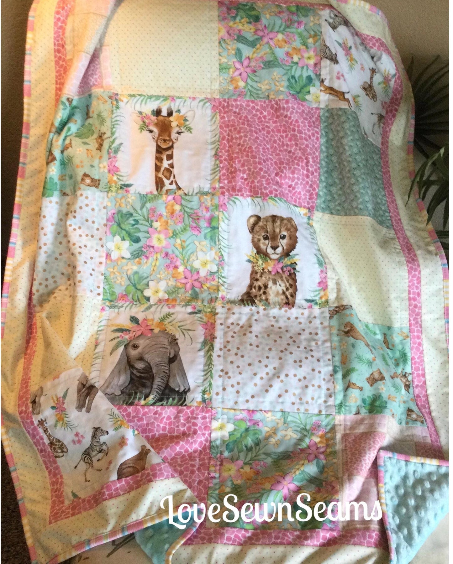 Floral Animal quilt/Animal quilt/Animal babies quilt/Baby Safari