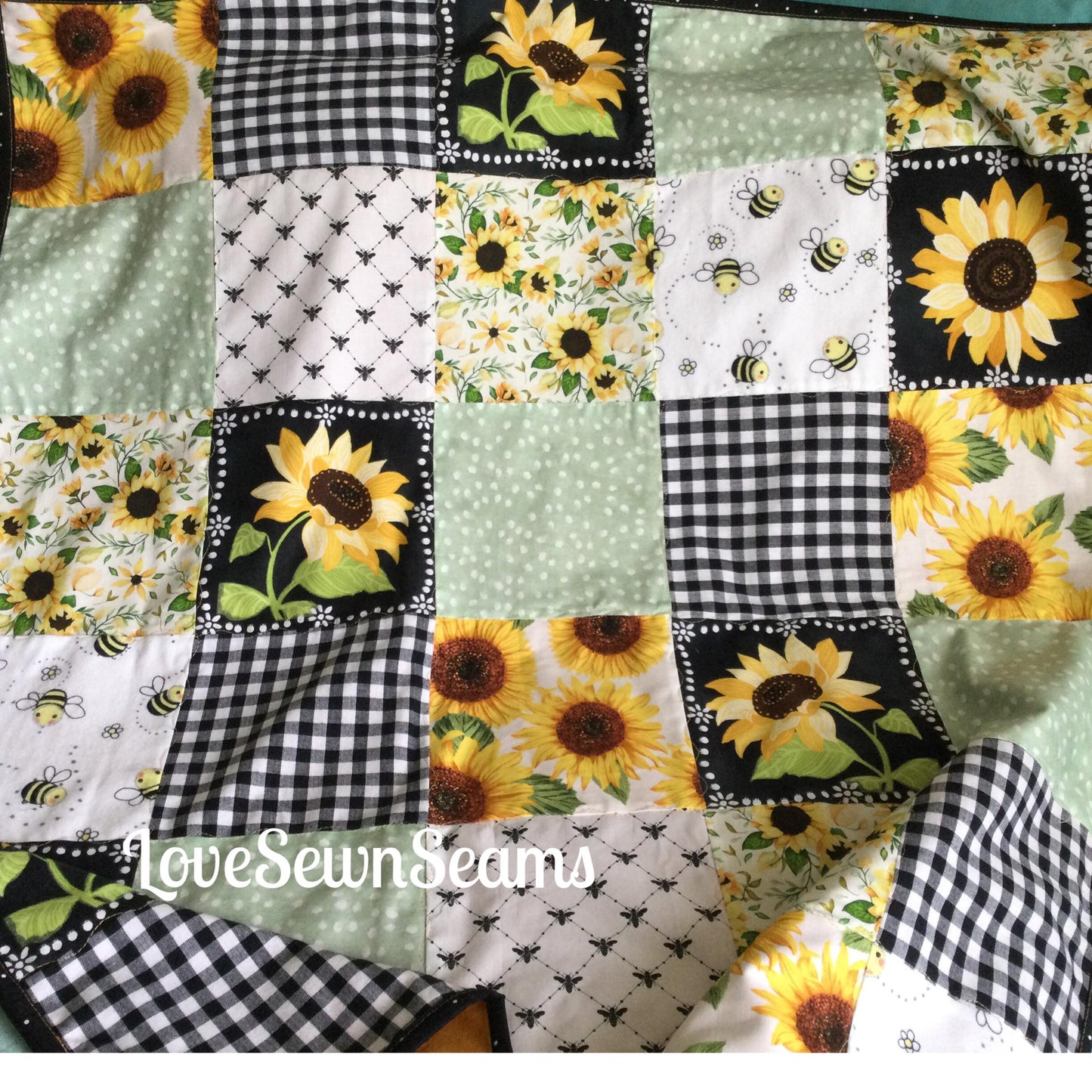 Sunflower quilt**Fall quilt/floral quilt