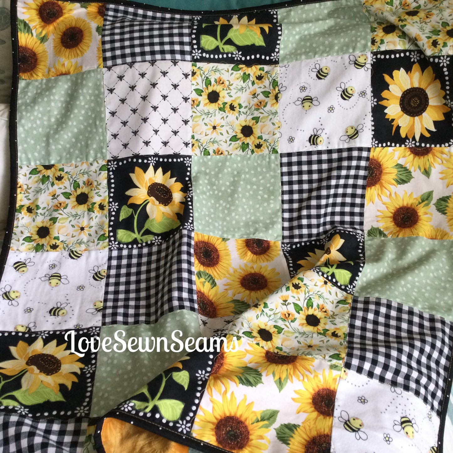Sunflower quilt**Fall quilt/floral quilt