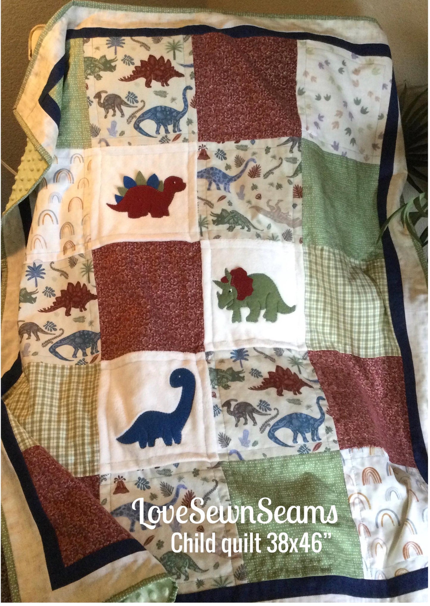 Dino Quilt/Best Dinosaur quilt/Handmade Dino quilt