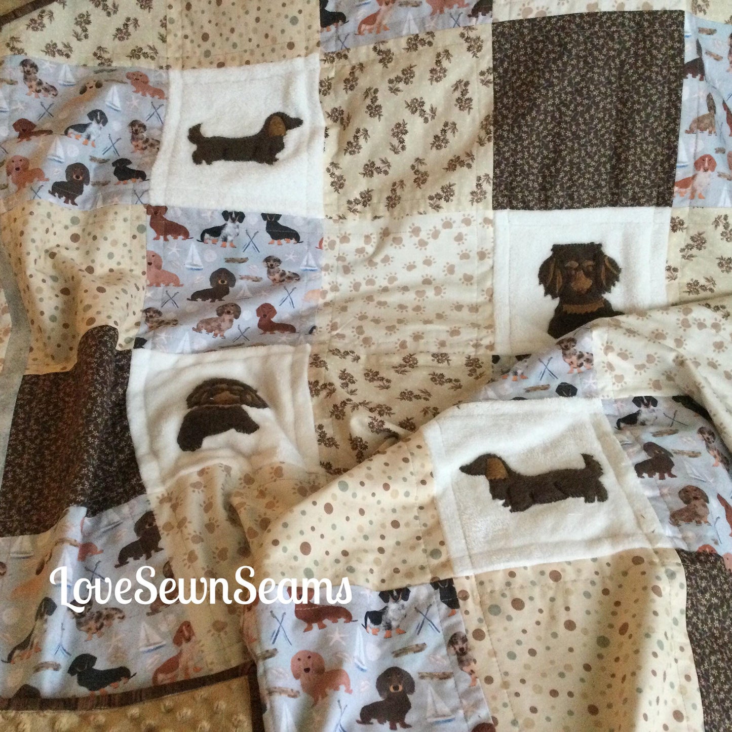 Pup quilt/Any breed dog quilt/Dachshund quilt/Doxie quilt