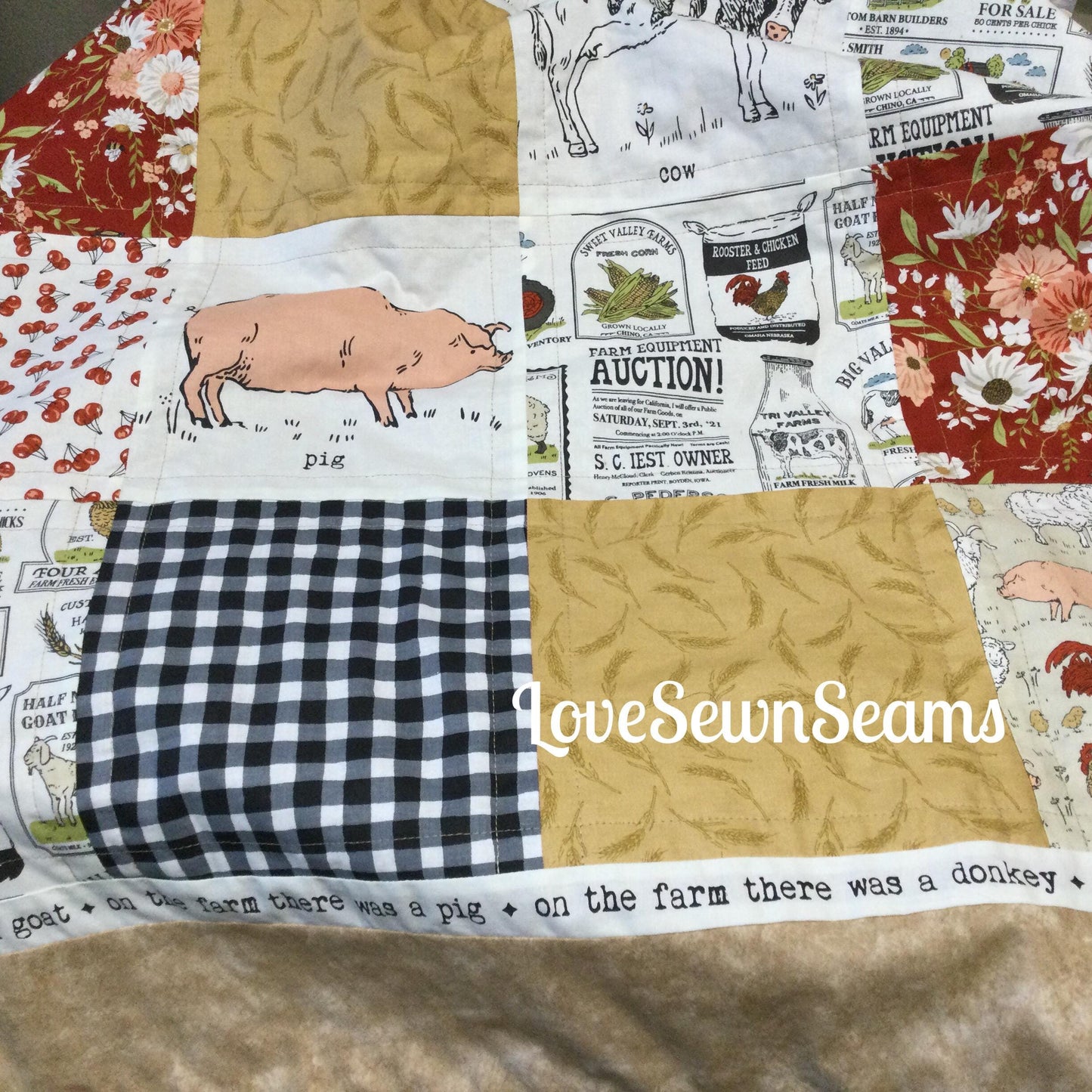 Happy Farm quilt/Pig quilt/barnyard quilt/cow quilt/tractor quilt