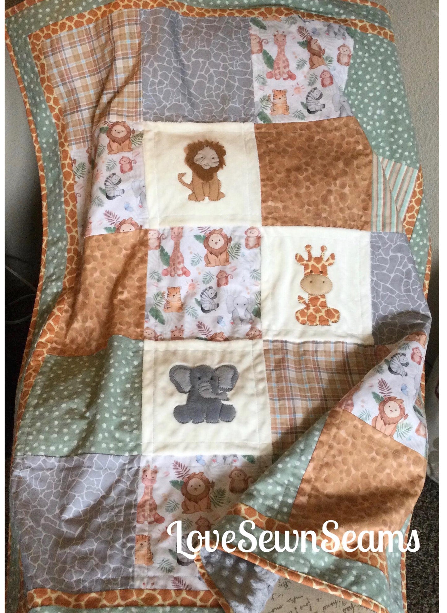 Sage & Buttercream Jungle quilt/Safari Animals/Animal baby quilt/boy or girl quilt