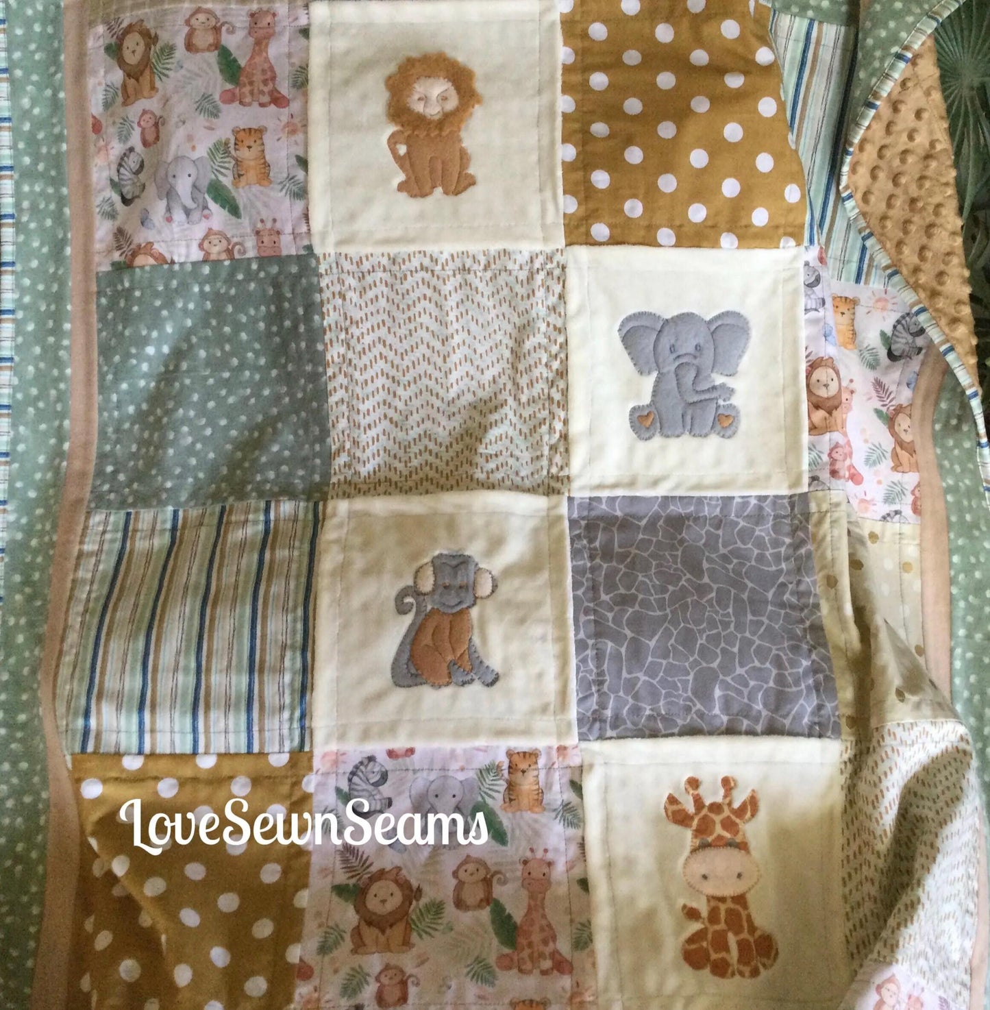 Sage & Buttercream Jungle quilt/Safari Animals/Animal baby quilt/boy or girl quilt