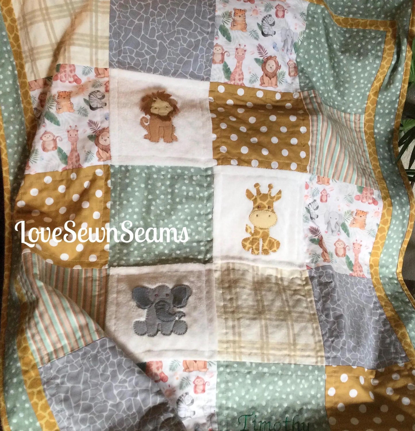 Sage & Buttercream Jungle quilt/Safari Animals/Animal baby quilt/boy or girl quilt