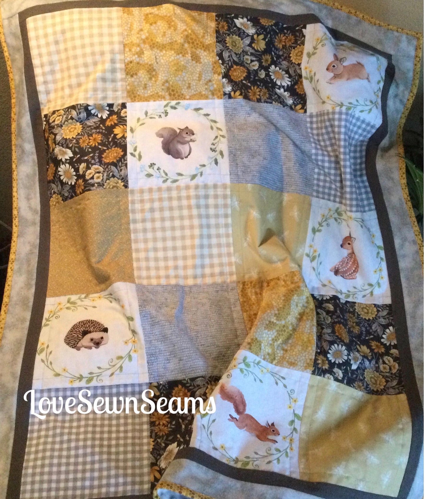 Forest friends Quilt~Woodland Babes quilt~Woodland quilt~Handmade in USA~Baby quilt
