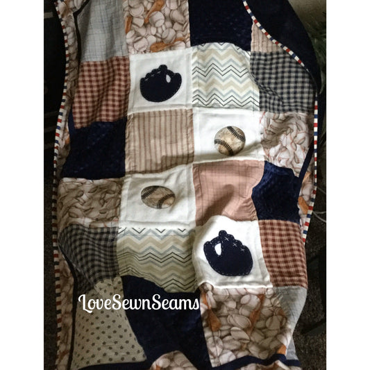 MADE TO ORDER/Retro Baseball quilt/Baseball Quilt/Vintage Baseball/Baseball baby quilt/Optional Set