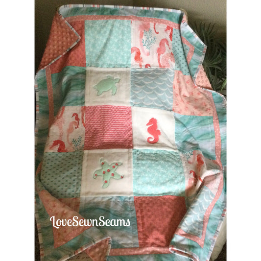 SEA LIFE QUILT/Coastal quilt/Seahorse/Sea turtle/handmade to order